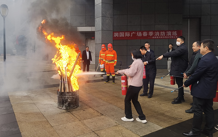 3 消防演练 2.jpg 3 消防演练 2.jpg